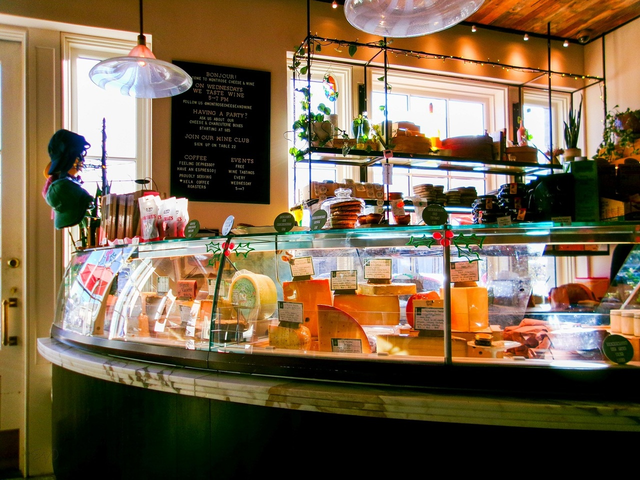 pexels-tejanotechie-35474462