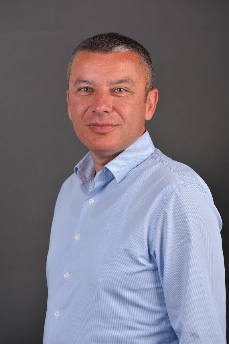 MOMO PHOTO ROBERT (1)