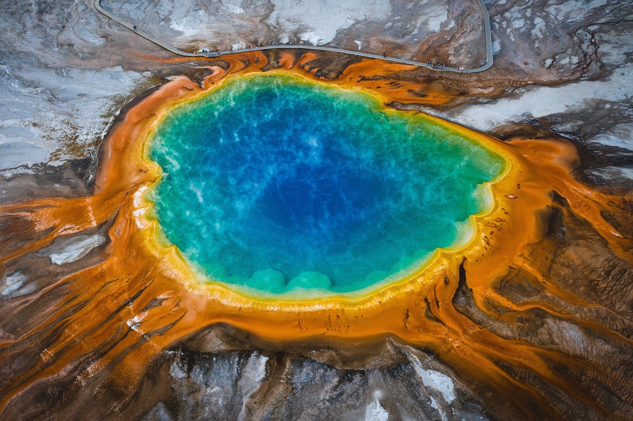 denys-nevozhai-LMU2w-K4J7k-unsplash-min