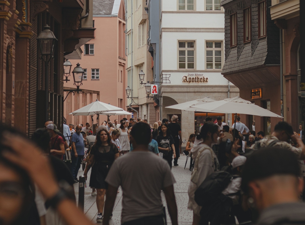pexels-arlindphotography-33181620 (2) (1)