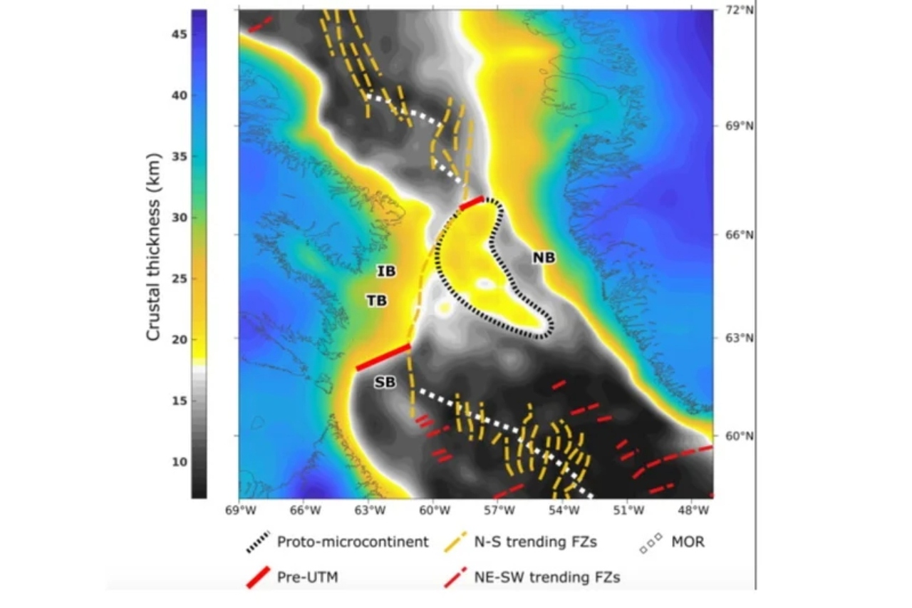 the-yellow-blob-in-the-centre-here-indicates-the-location-of-the-u00a0davis-strait-proto-microcontinent-within-the-davis-strait