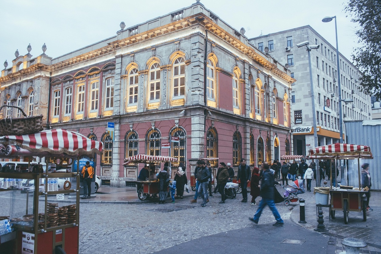 pexels-emrecan-2458028