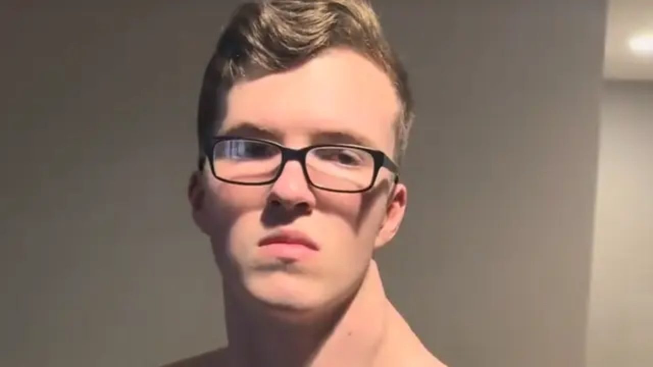 crooked-man-instagram-working-out