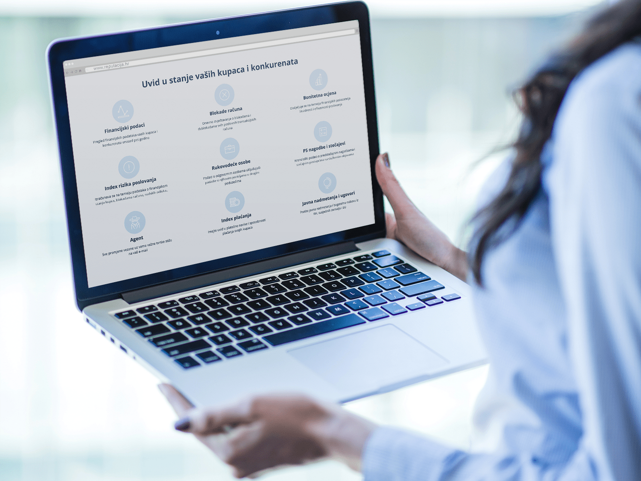 Reputacija_hr web na laptopu-min