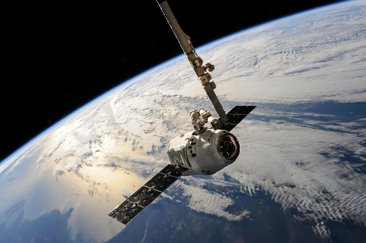 pexels-spacex-586056 (1)