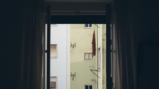Evo kako rashladiti dom u svega 20 minuta bez klime i ventilatora uz metodu s 2 prozora