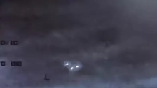 Na nebu snimljene tri misteriozne svjetleće kugle: Kao da su u nekakvoj formaciji