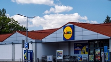 Kupili su čokoladu u Lidlu, kada su je otvorili okrenuo im se želudac: Ispričaju se pa sve po starom