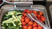 Omiljena salata od krastavaca i rajčice zapravo može biti opasna: Stvar je u kemijskim svojstvima