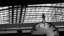 Tvrdi da je putovao u 3311. godinu i donio fotografije iz budućnosti: Otkrivena je i prava istina