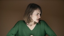 Psiholozi: Ako vam bliska osoba često izgovara ovih 7 rečenica, mogla bi vam uskoro zabiti nož u leđa