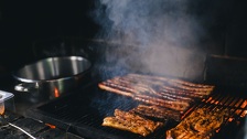 Eksperti za roštiljanje otkrili što baš nikada ne biste smjeli staviti na grill: U ovu zamku upadnu gotovo svi