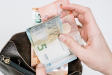 Novi udar na novčanike Hrvata: Popularna usluga poskupljuje za čak 3,7 posto