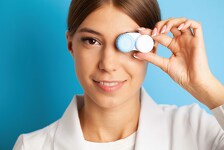 Izračunali smo koliko potrošite na leće i naočale i isplati li se lasersko skidanje dioptrije