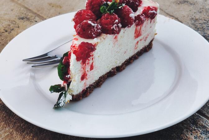 Najjednostavniji recept za cheesecake bez pečenja - svega pet sastojaka!