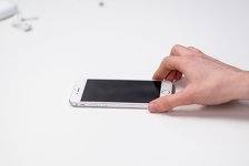 Usred mora plutaju potpuno novi iPhone mobiteli: Kaos je nastao u sekundi