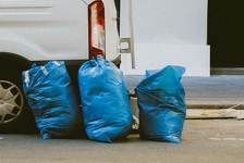 Smetlar objasnio koju veliku grešku radi većina nas: Stavljate to u krivi spremnik