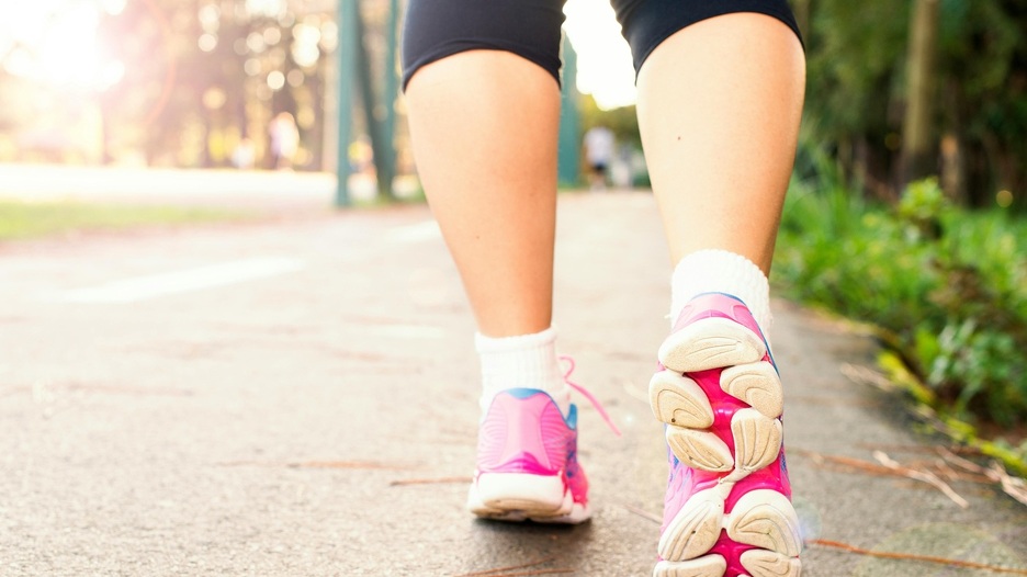 Hodanje unatrag ima skriveno svojstvo koje pozitivno utječe na ljudsko tijelo i mozak