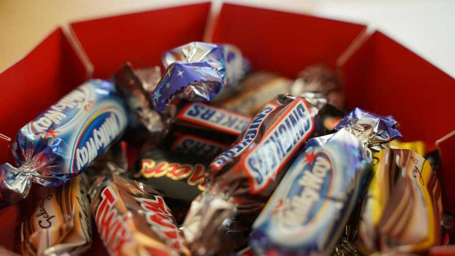 Iza imena Snickers stoji poprilično bizarna povijest: Evo kako je popularna čokoladica dobila svoje ime