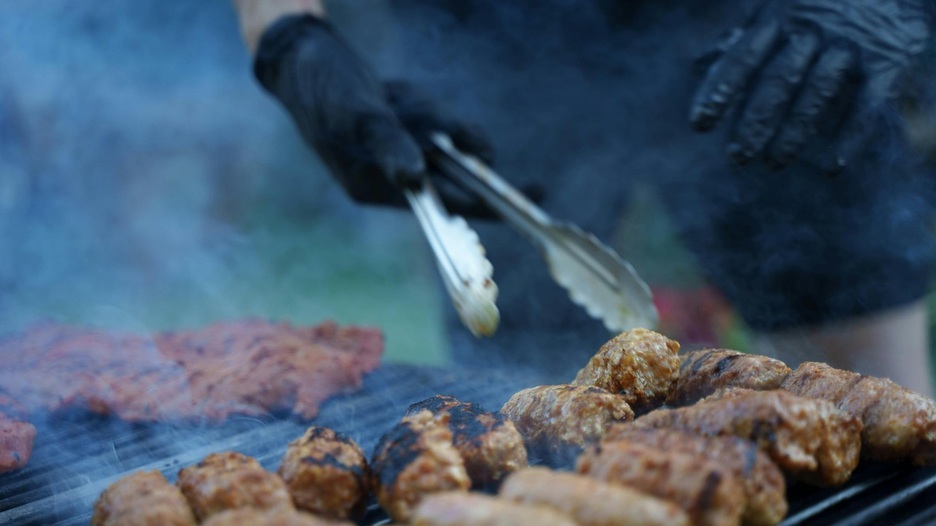 Mesar otkrio tajnu za najbolje i najukusnije ćevape: U smjesu se dodaje jedan običan sastojak iz kuhinje