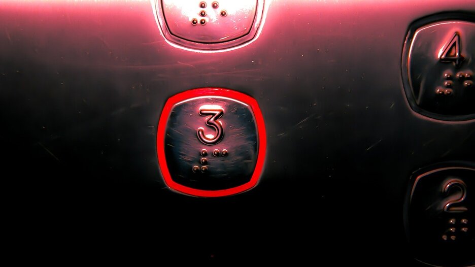 elevator-449698_1280