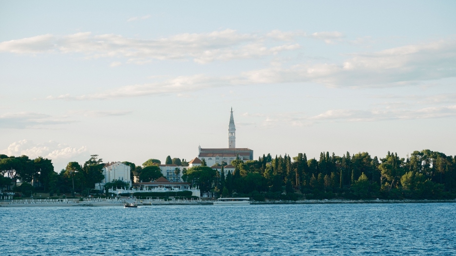 U ljetnim mjesecima ponovno divljaju cijene na moru: Jedan grad se posebno ističe kao skupa destinacija