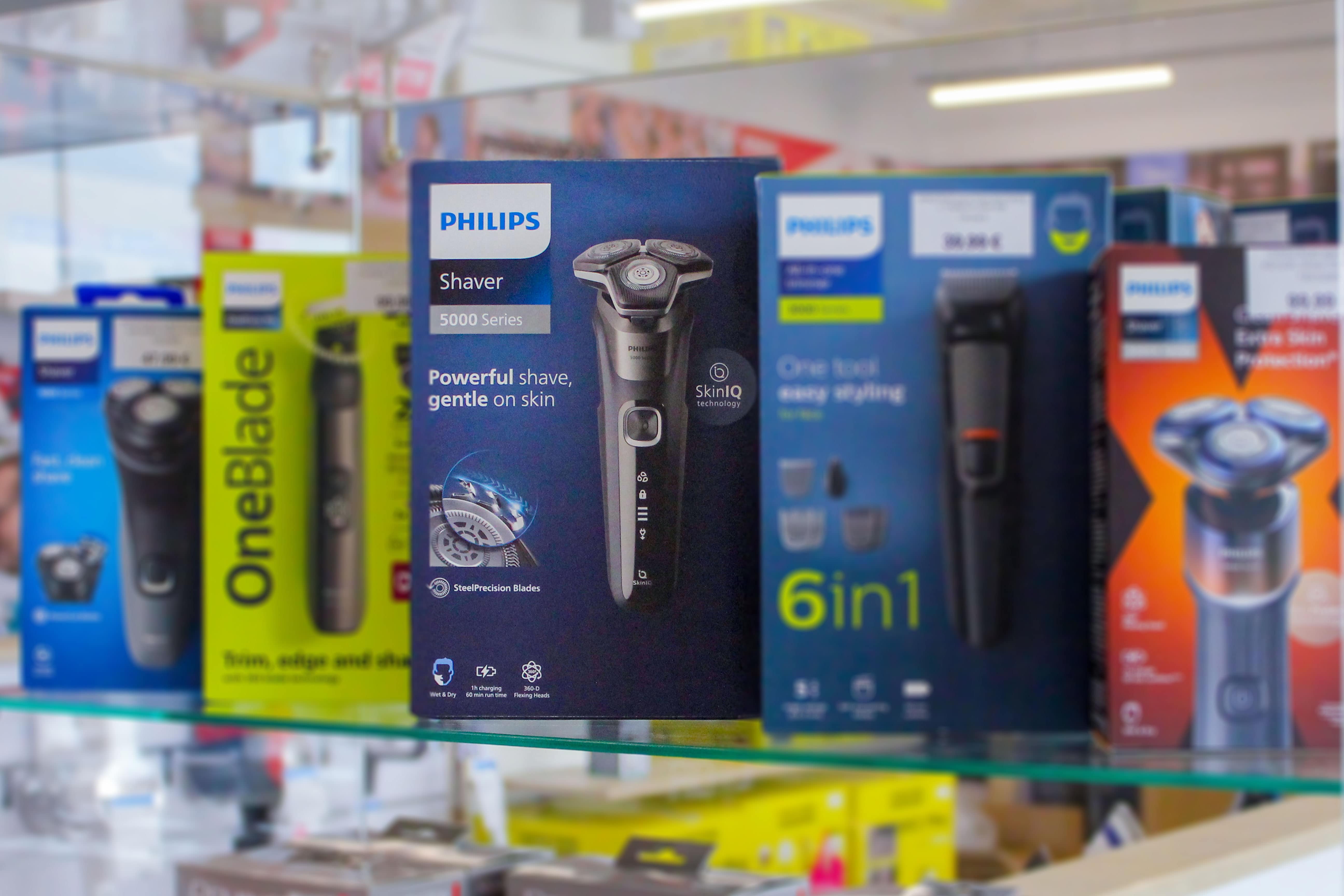 13 Philips brijač-min