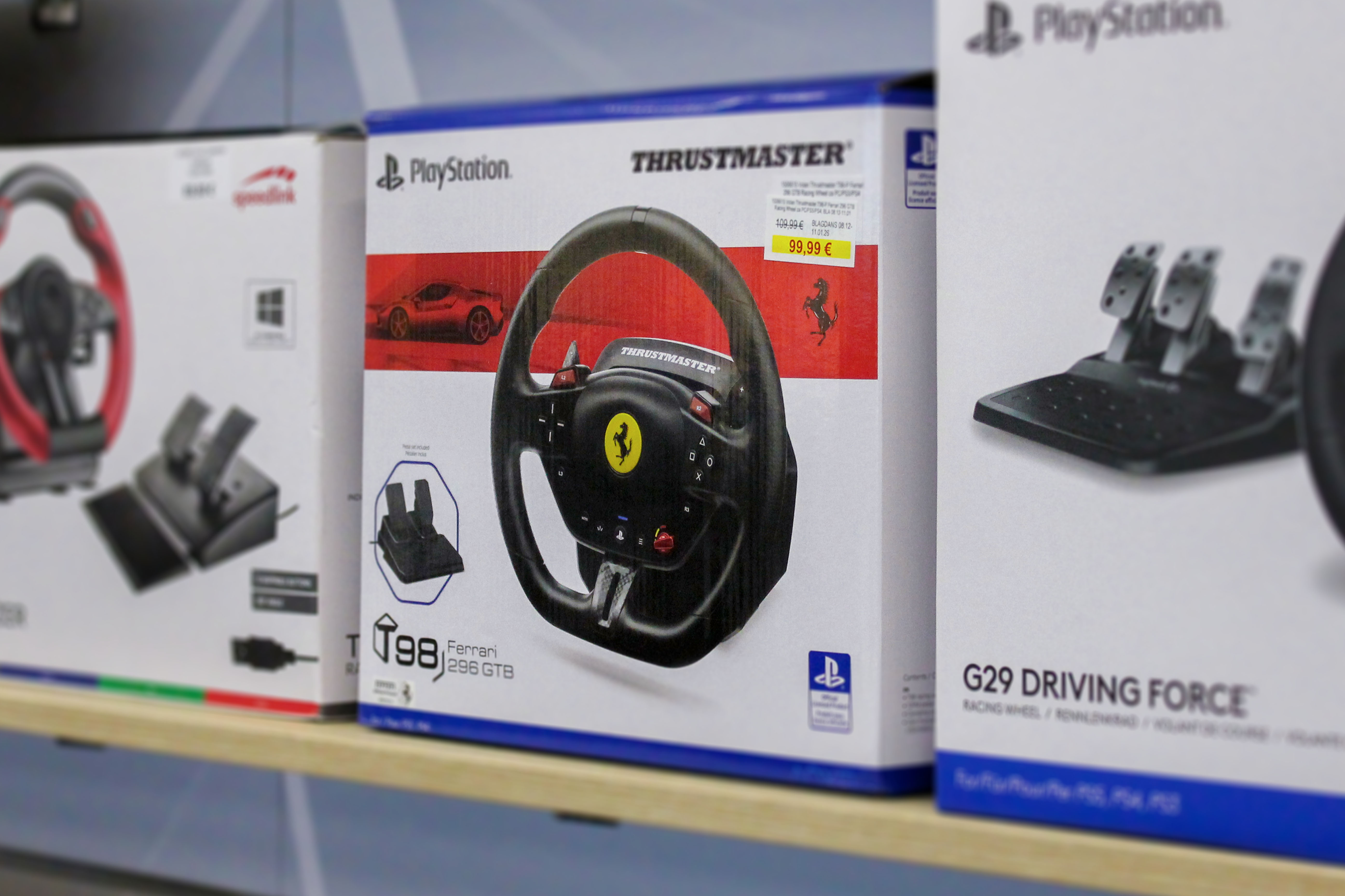 05 Thrustmaster volan